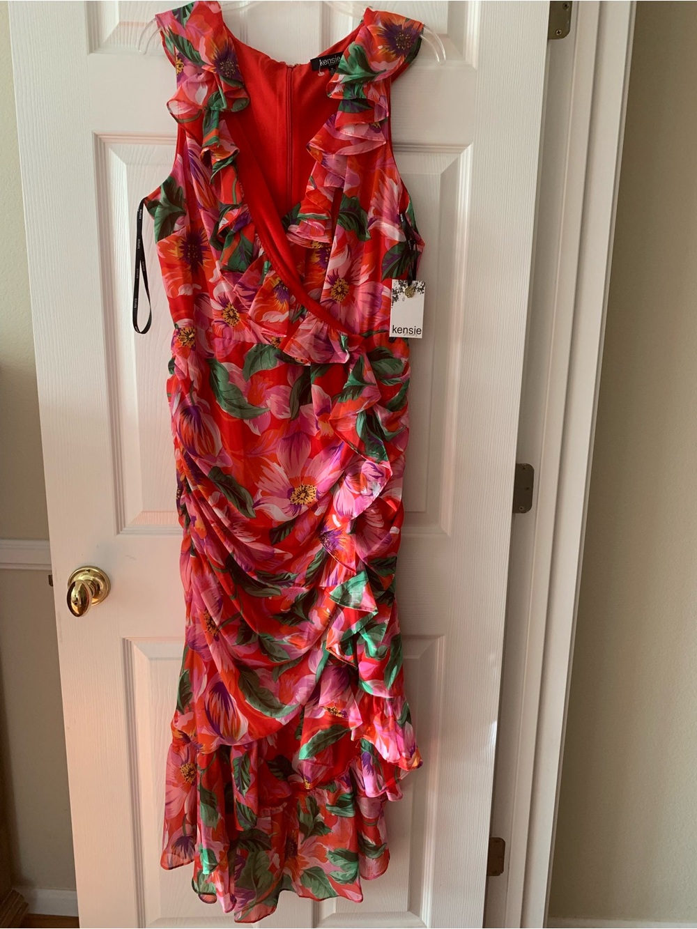 NWT Kensie Dress: Red/Pink Floral Chiffon, Ruched, V-Neck Ruffle, Zip 16